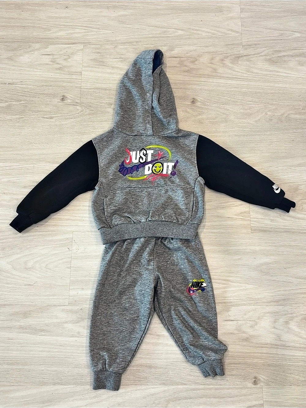 Nike Kids 2T Gray & Black Hoodie Set